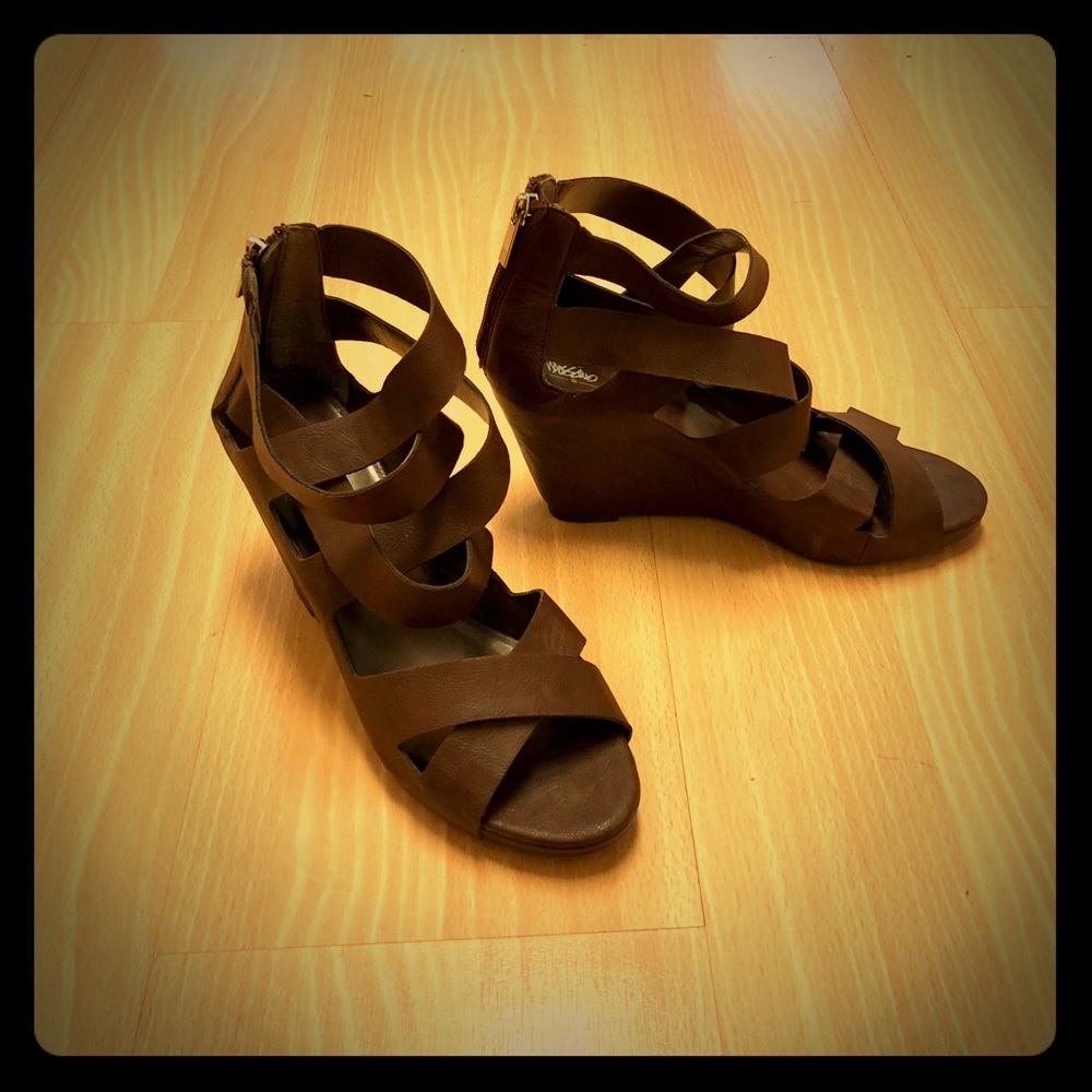 Super-cute, zip-back wedges. Perfect condition!